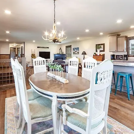 Like New Cabin - Indoor Pool - Theater - Game Rm - Views